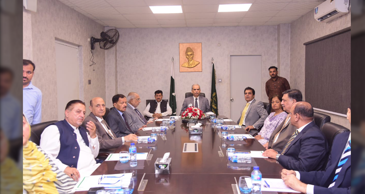 The Wafaqi Mohtasib, Mr. Naveed Kamran Baloch presiding over a meeting with the senior officials of the RO Karachi on 24.03.2026.