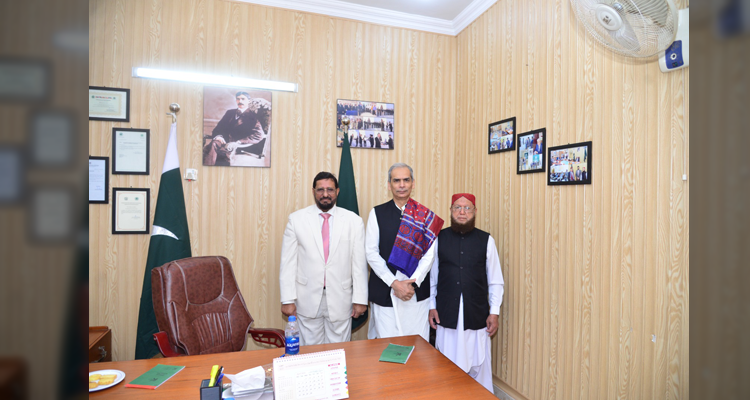 The Wafaqi Mohtasib, Mr. Naveed Kamram Baloch with the Regional Head of Mirpur Khas, Mr. Muhammad Arif on 26.03.2026. 
