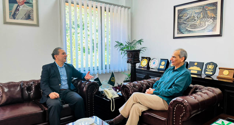 The Pakistan Ambassador-designate to Libya, Maj.Gen.(Retd) Mumtaz Hussain called on the Wafaqi Mohtasib (Federal Ombudsman), Mr. Naveed Kamran Baloch at the Wafaqi Mohtasib Office, Islamabad.